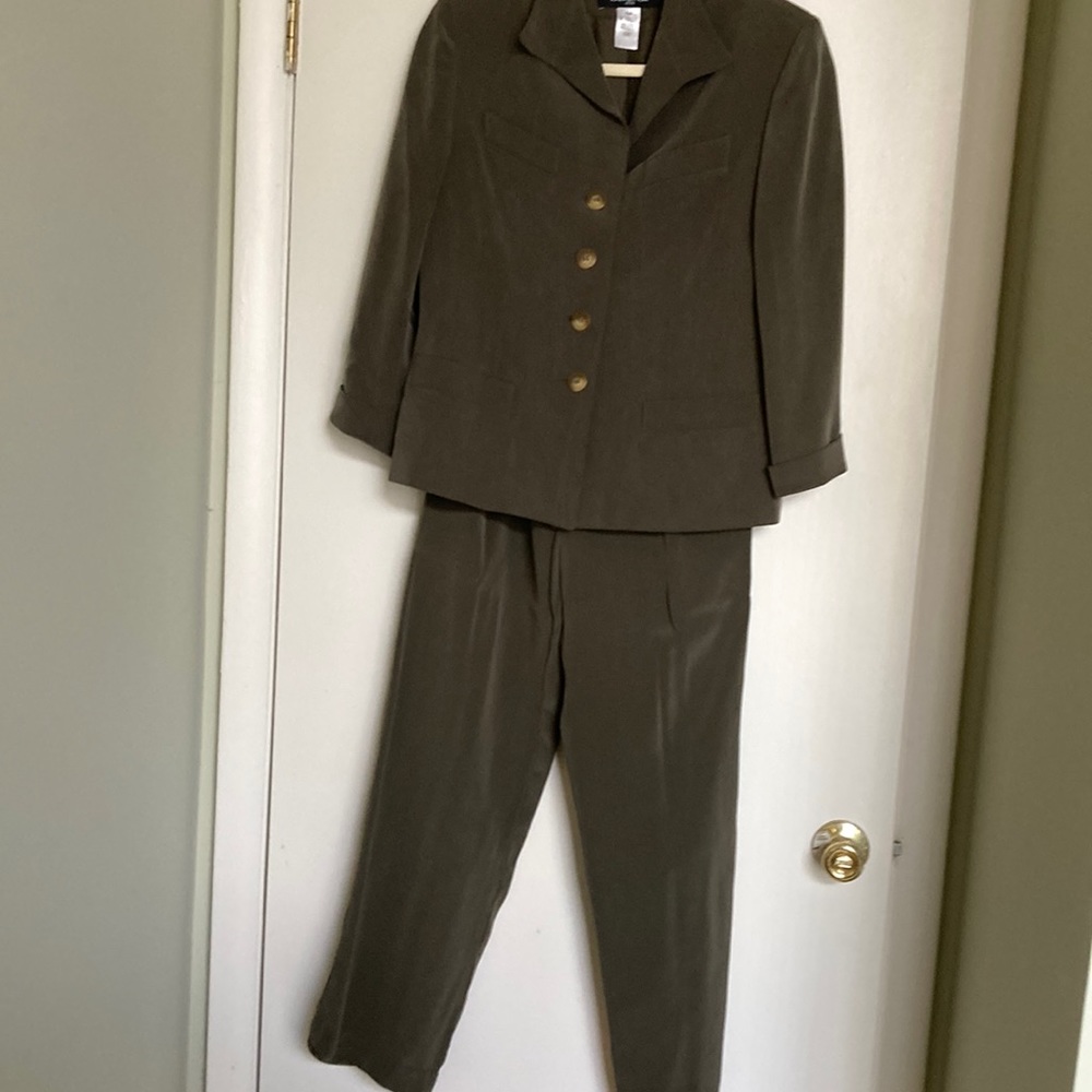 JONES NEW YORK 100% silk green suit size 12 petite.